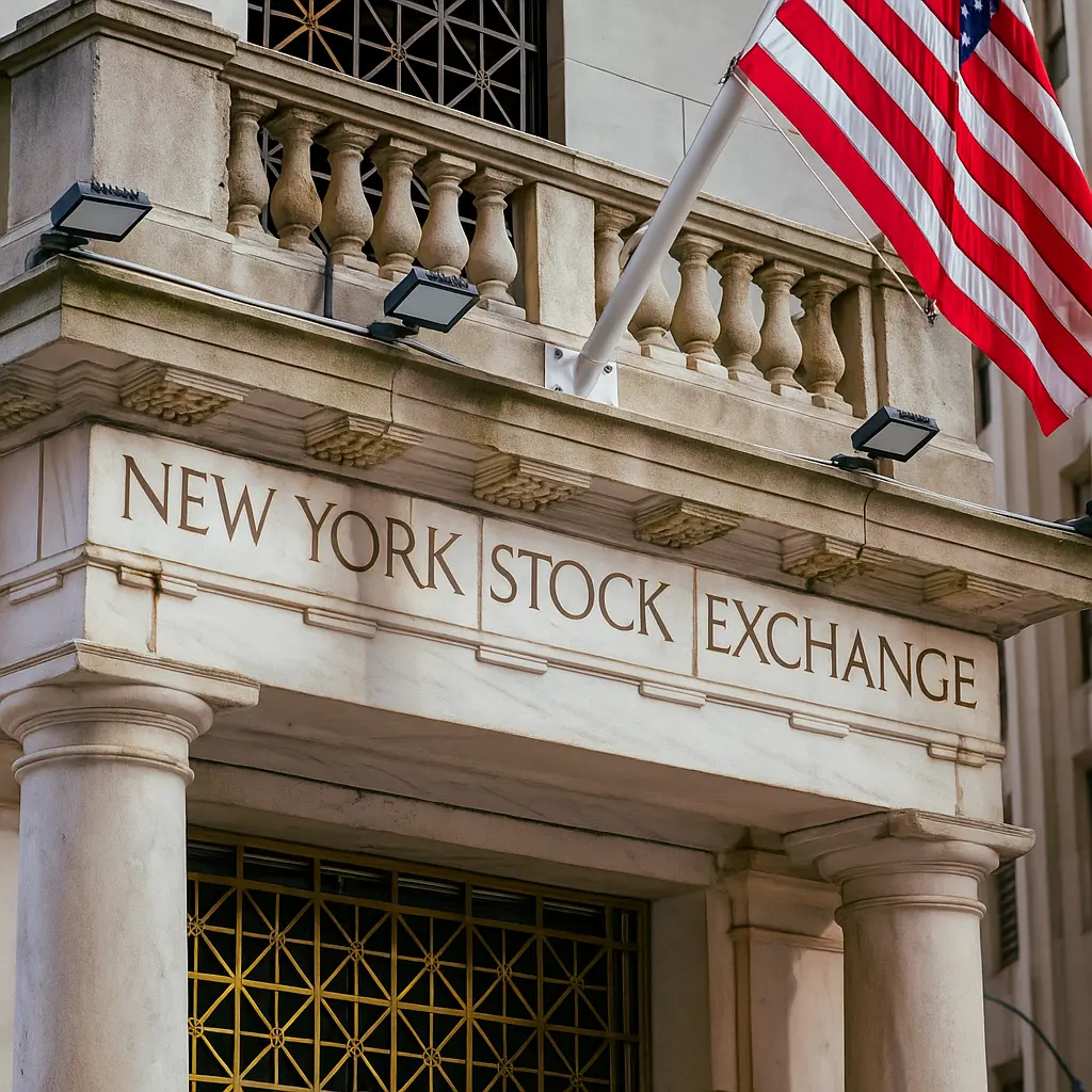 The image shows the entrance of the New York Stock Exchange with a prominent American flag and classical architectural features. Representing the New York Forex Session